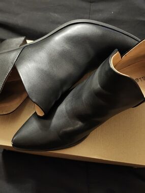 Indigo Black Pointed Leather Ankle Booties